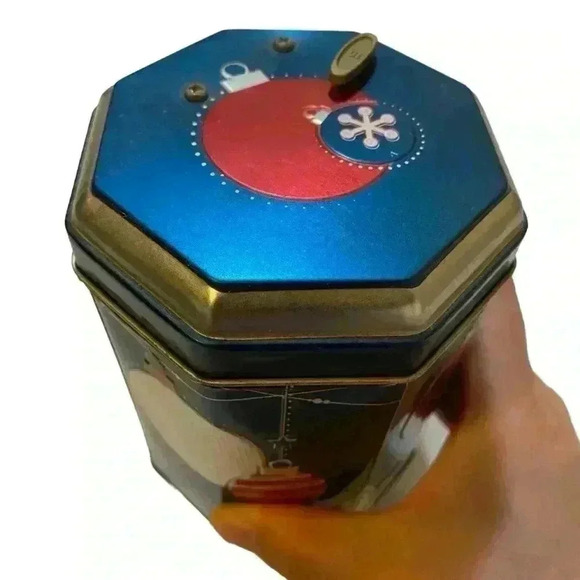 Stockmeyer Sugar Cookie Empty Tin Wind-up Music Christmas 5.5” Tall 2015 - Picture 7 of 8